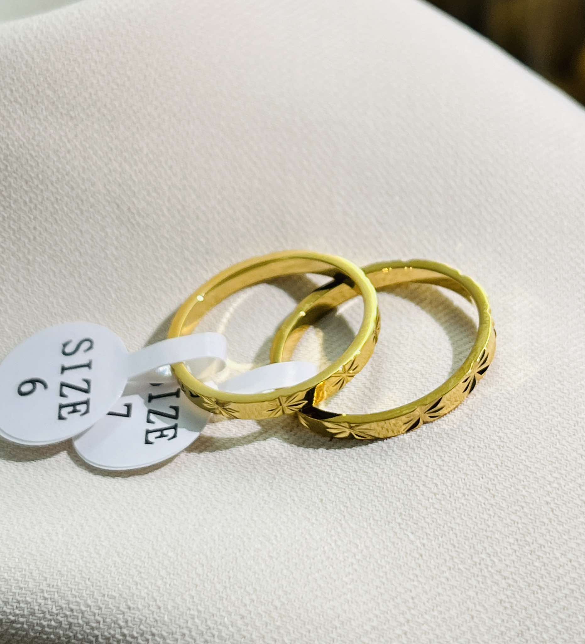 ចិញ្ចៀន មានរូបផ្កាយ