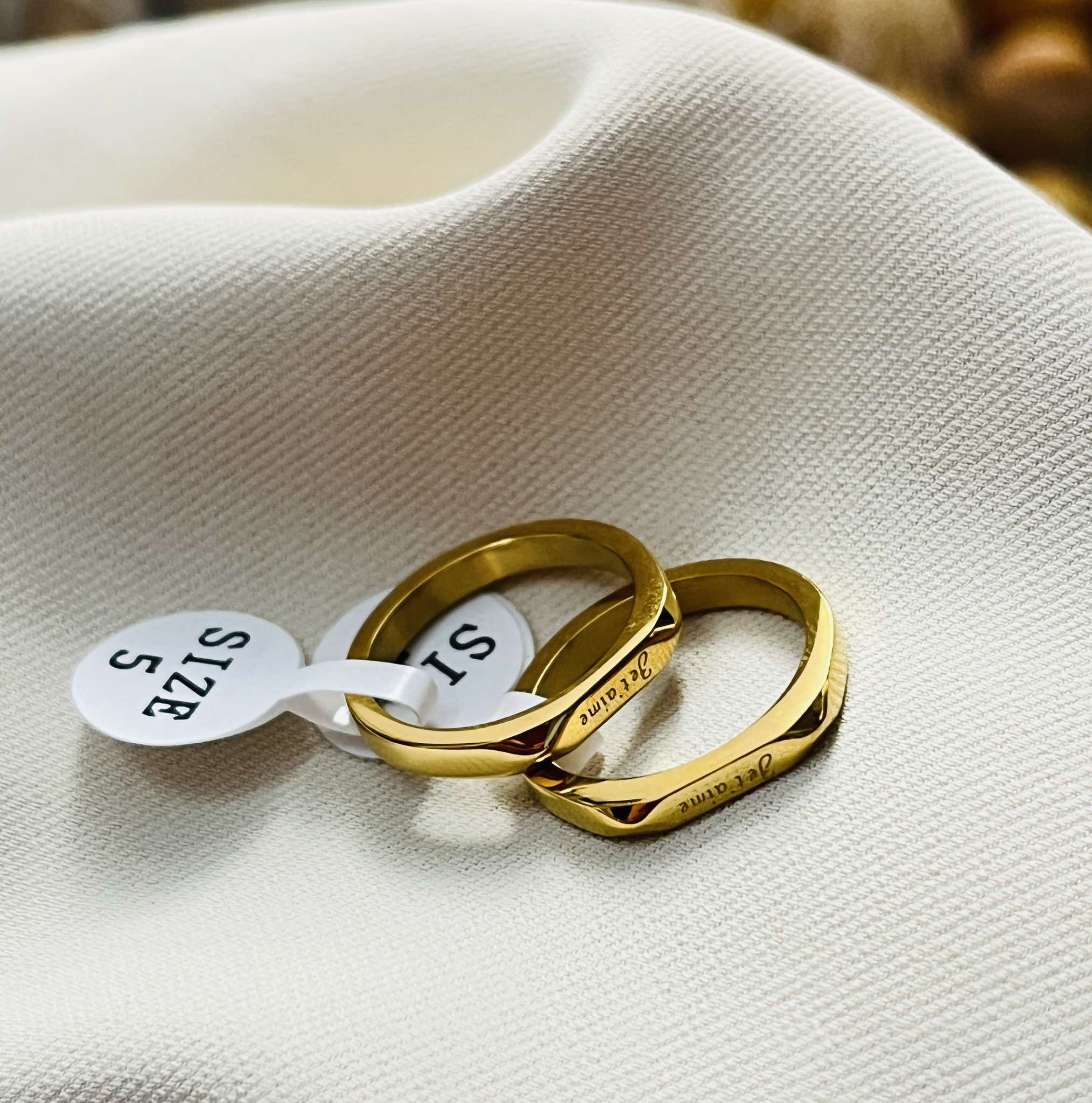 ចិញ្ចៀនមានអក្សរ